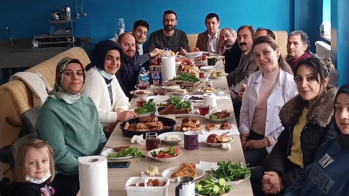 Ramazan Öncesi Öğretmenlerle Toplu Kahvaltı